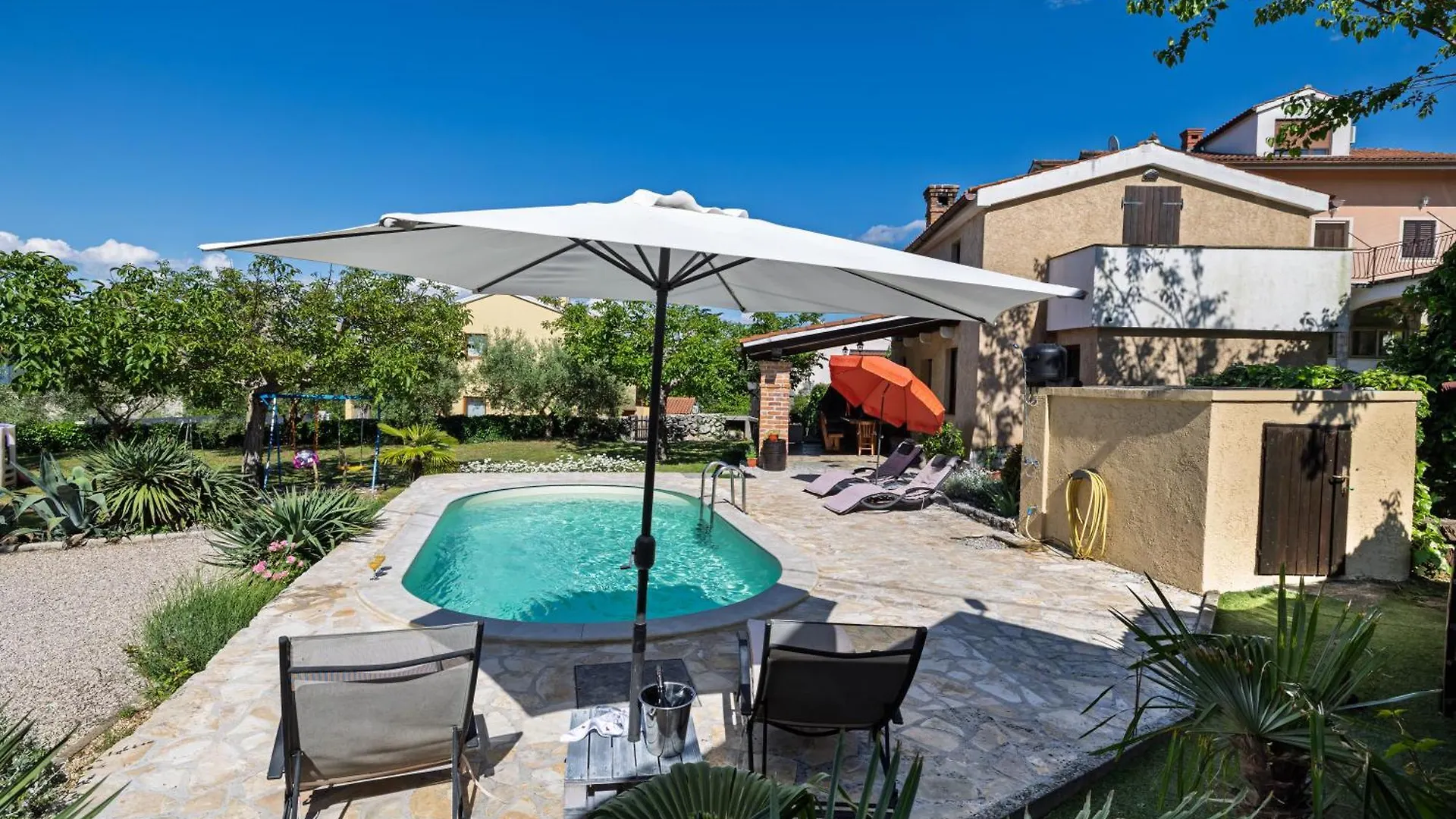 Villa Ivona With Pool Poljice Croatia