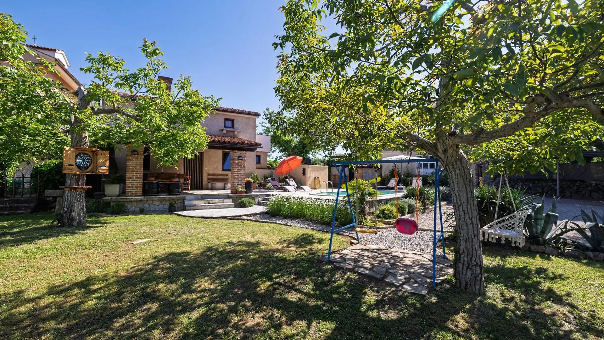 Villa Ivona With Pool Poljice Croatia