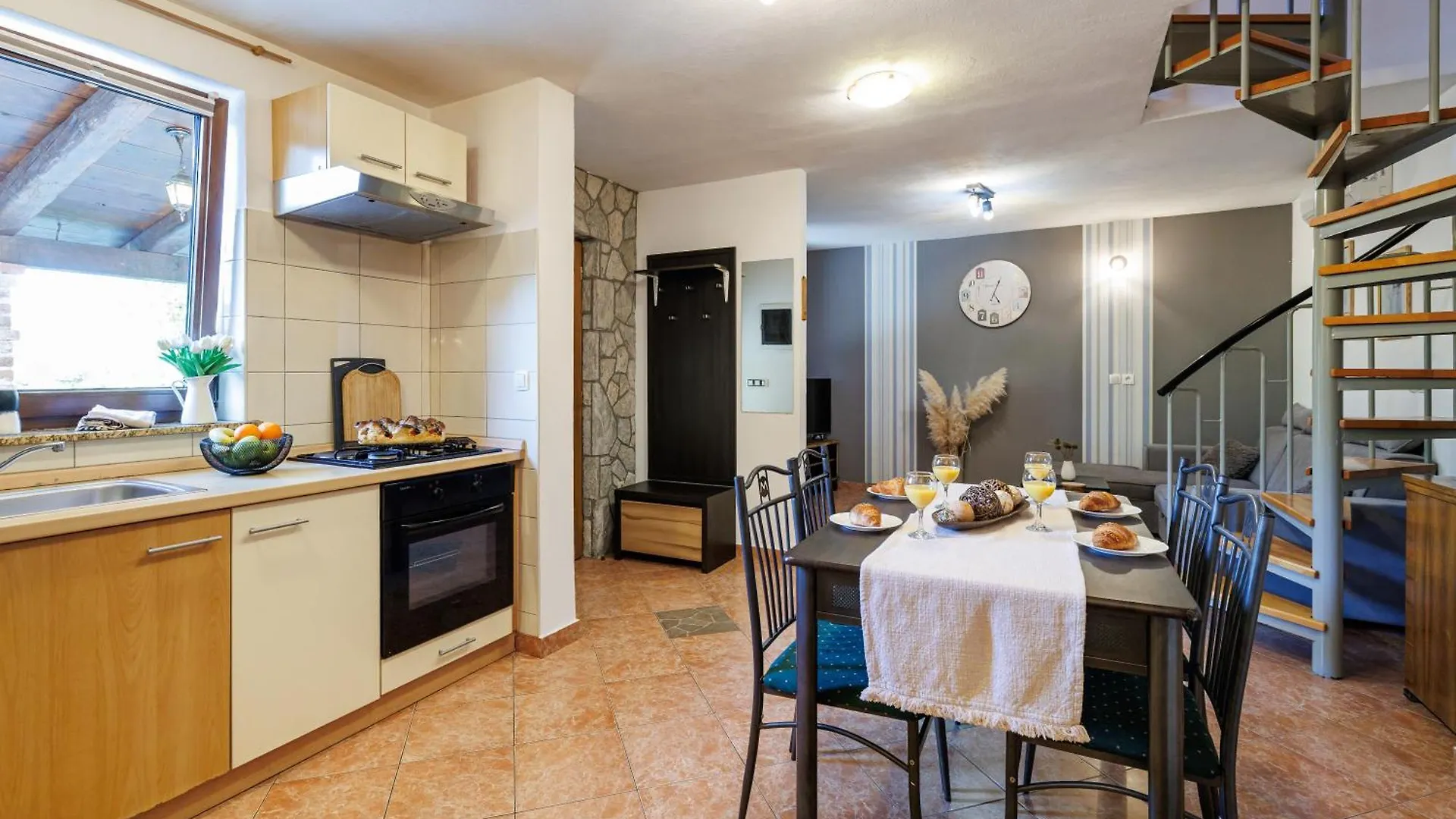 Villa Ivona With Pool Poljice Croatia